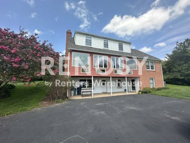 14697 Roxbury Rd