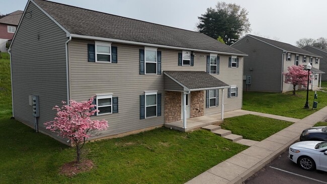 Photo - 601 Honeysuckle Ln