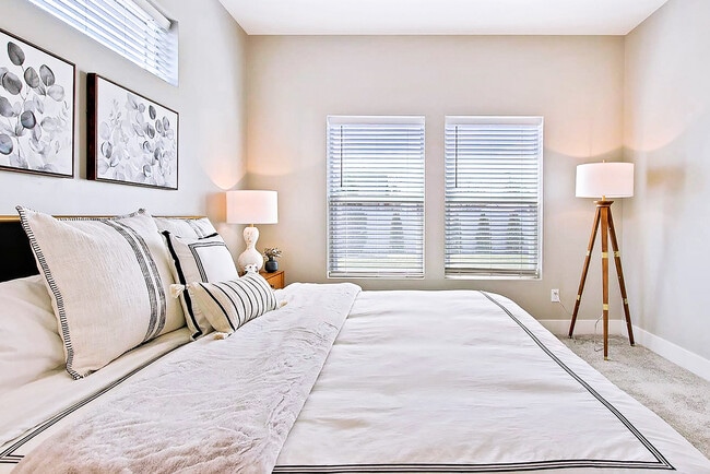 Photo - 2035 E Oakcrest Dr