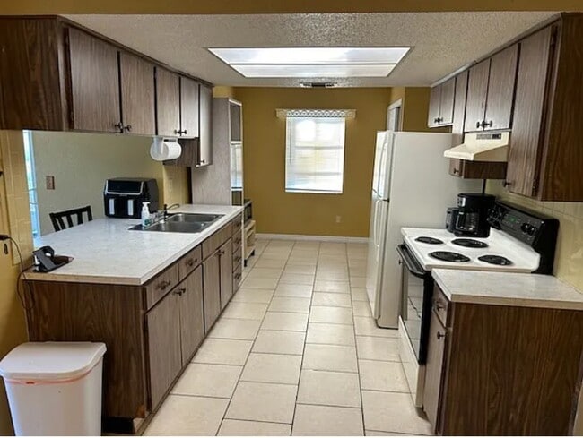 Photo - 6233 Ansley St