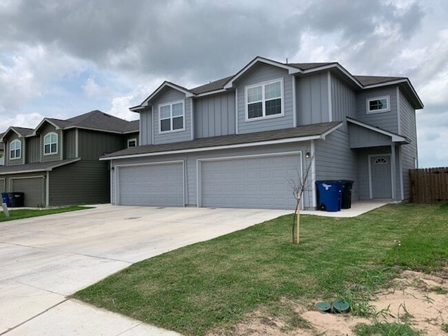 Building Photo - Townhome for rent