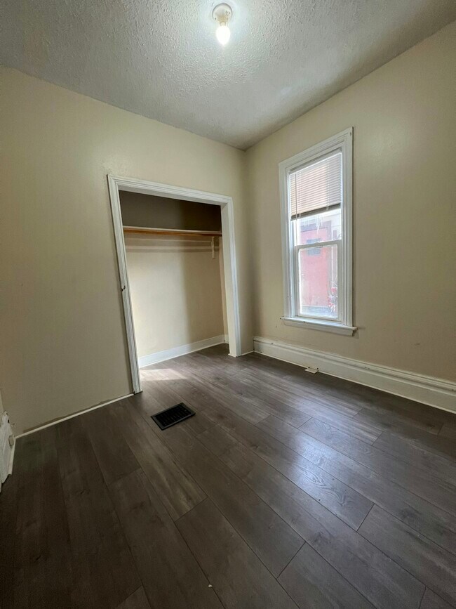 Photo - 935 Prospect Ave NE