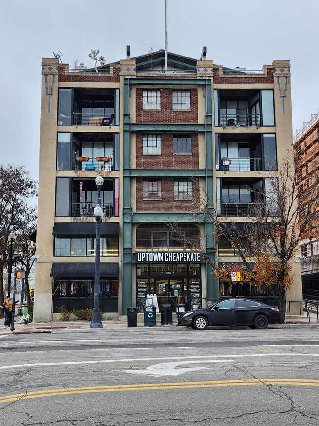 RARELY Available Dakota Lofts Condo! Indus... - RARELY Available Dakota Lofts Condo! Indus...