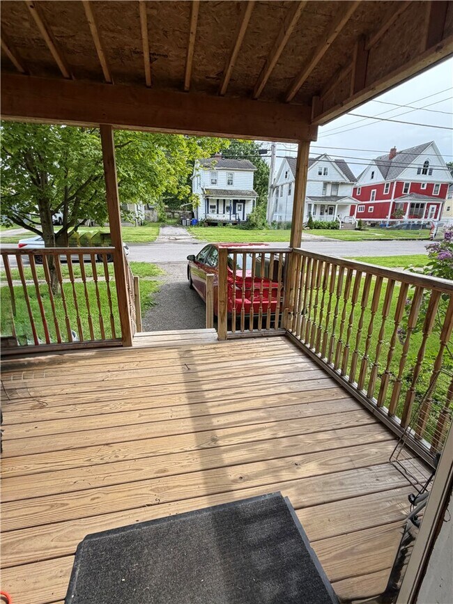 Photo - 210 W Oak Orchard St