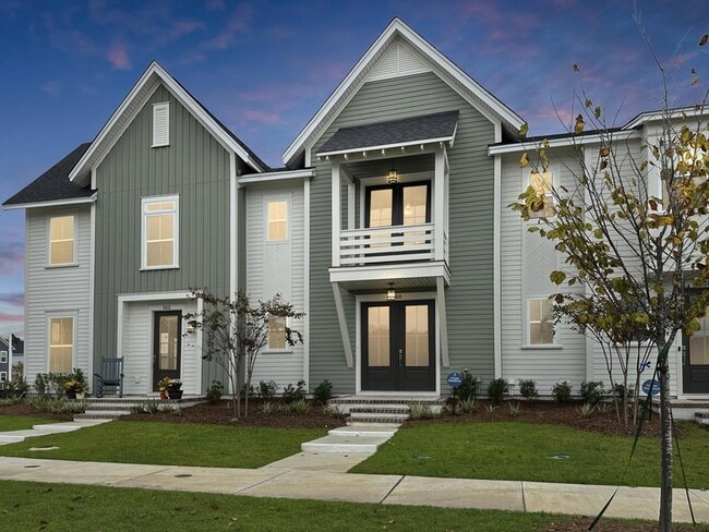 Building Photo - 260 Symphony Ave