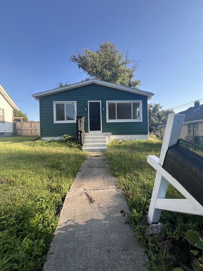 Building Photo - 1014 Prickett Ave Rental
