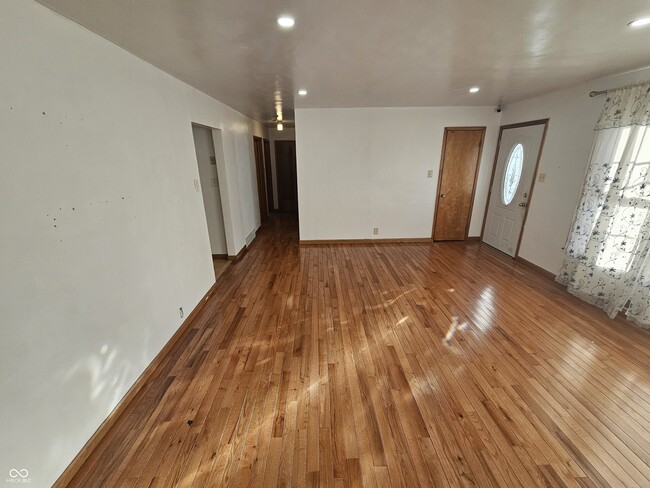 Photo - 6607 Lockwood Ln