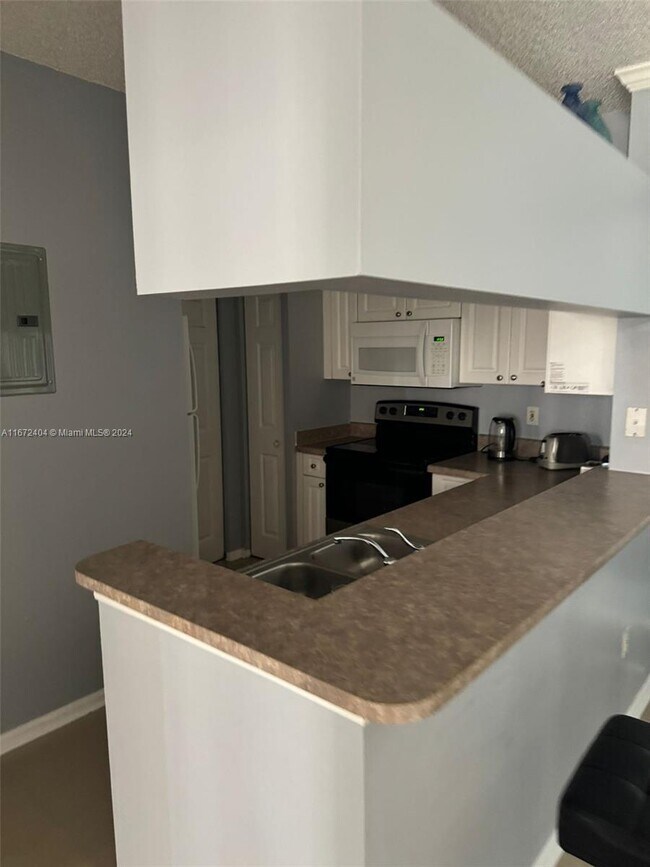 Photo - 17100 N Bay Rd Unidad 1714