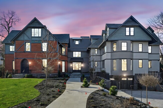 Building Photo - 34 Clinton Ave Unit 8