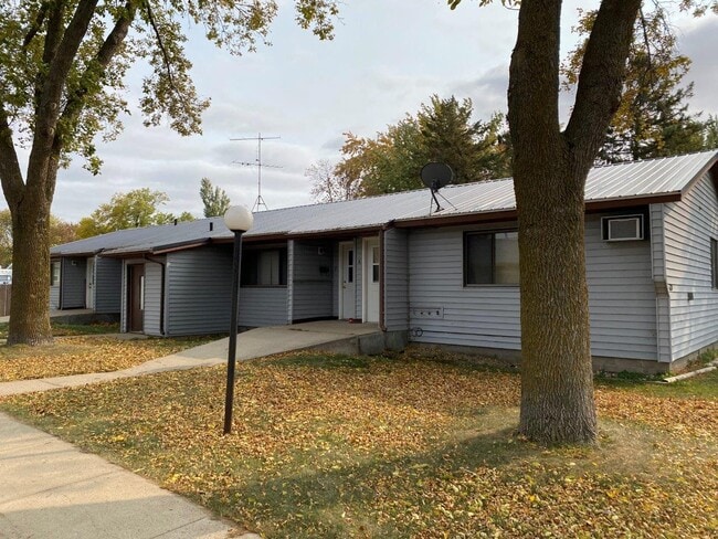 Deuel Manor - Clear Lake - Deuel Manor - Clear Lake Apartments
