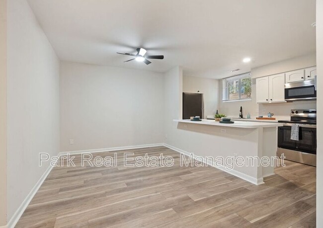 Photo - 201 Howell St