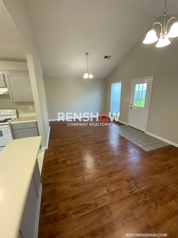 Photo - 642 Gibson Rd