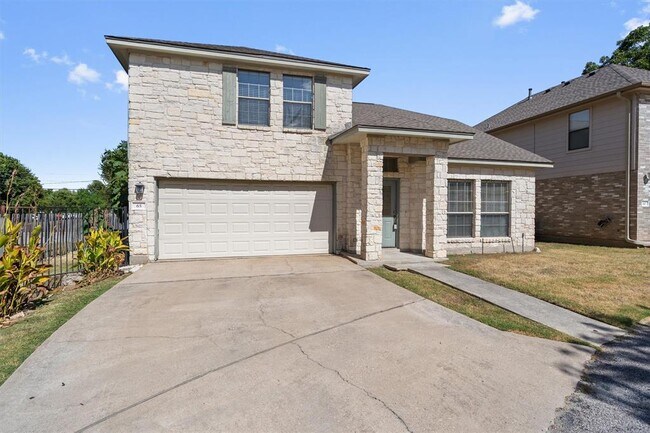 Photo - 8800 Hazelhurst Dr