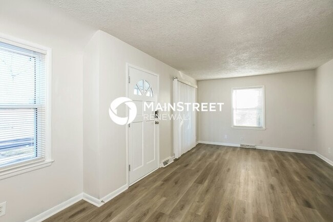 2 Bedroom Pet-Friendly Home in Indianapolis, IN with Main Street Renewal