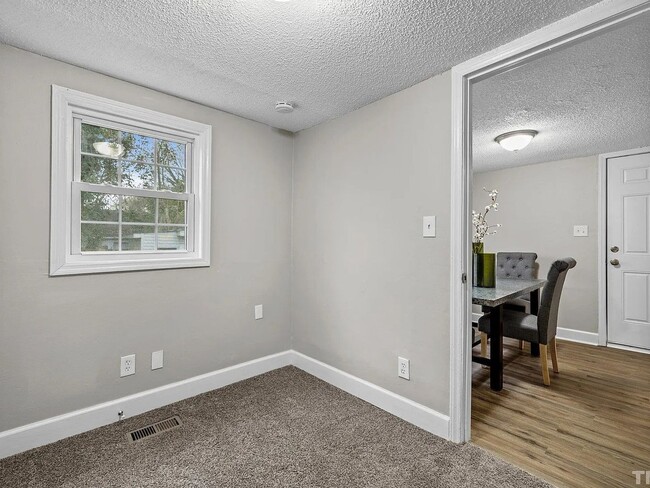 Photo - 524 Branch St