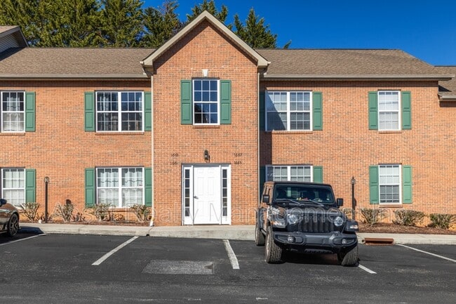 Photo - 1667 Maple View Way