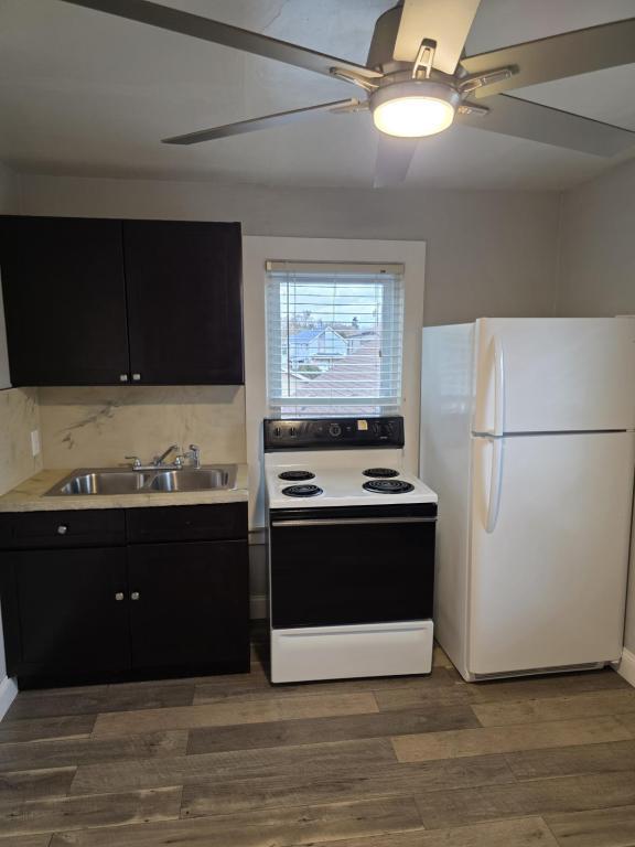 Photo - 128 Miller St Unit Upper Front