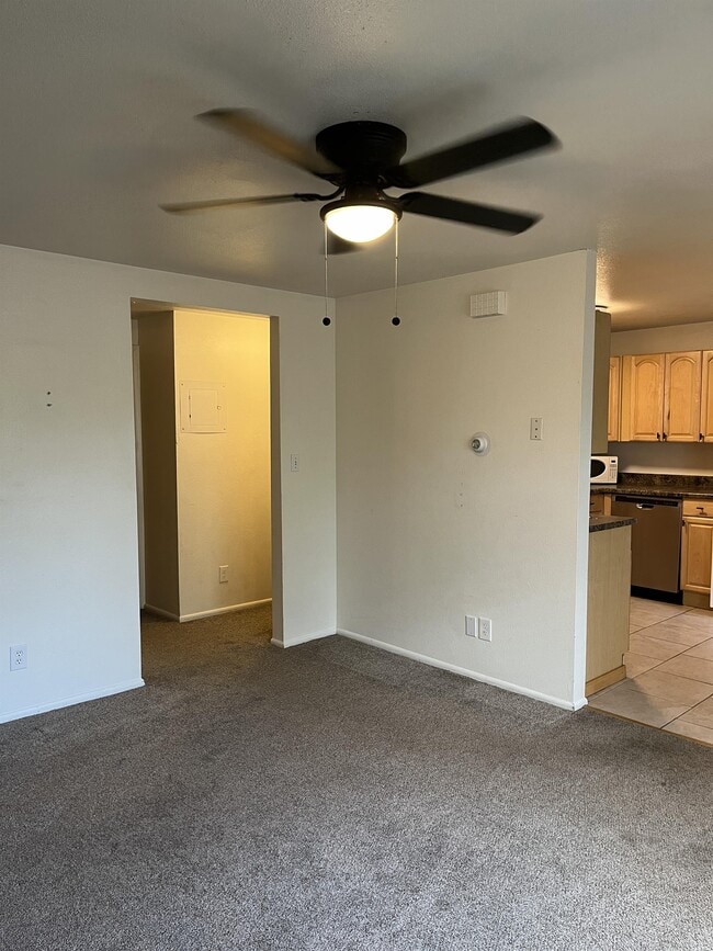 Photo - 643 Swenson Ave