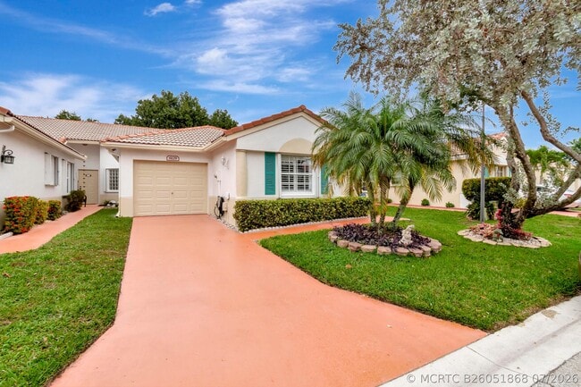 Photo - 6129 Heliconia Rd