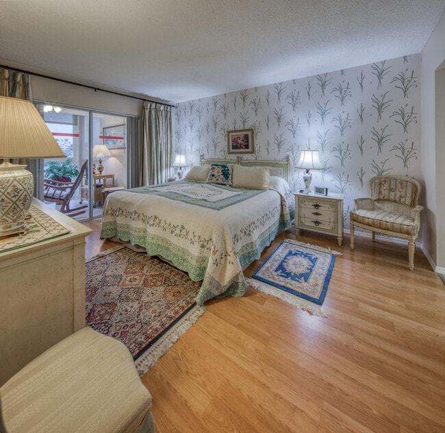 Photo - 2728 Garden Dr N Unit 413