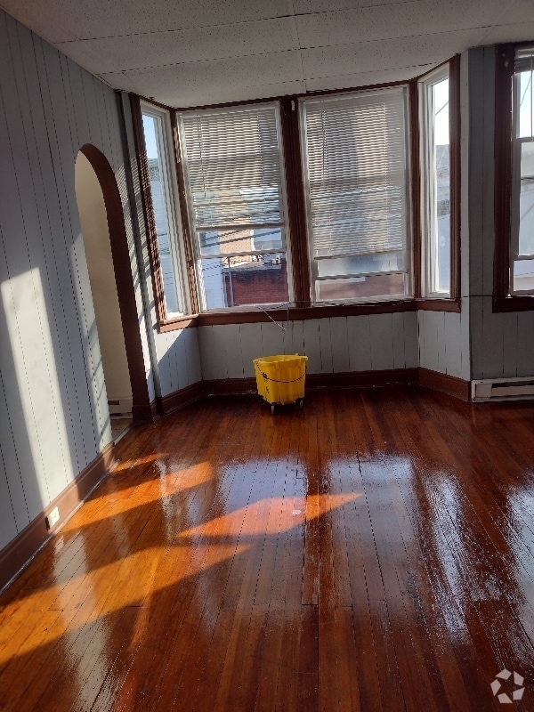 Building Photo - 31 South St Rental