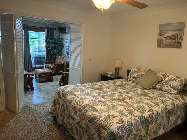 Queen size bed and dresser