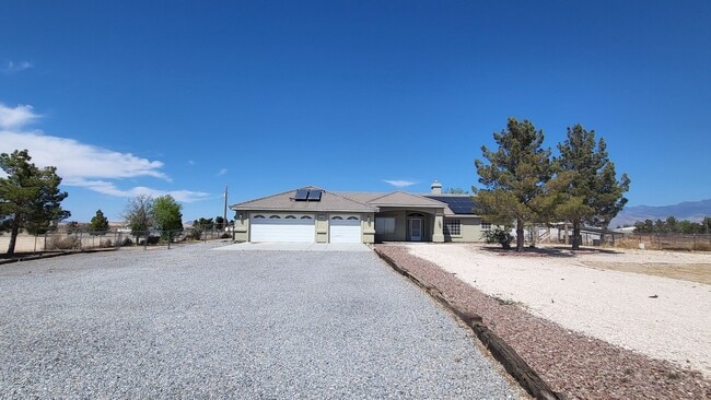 Photo - 2 ACRE OUTLIERS - Fuchsia St.