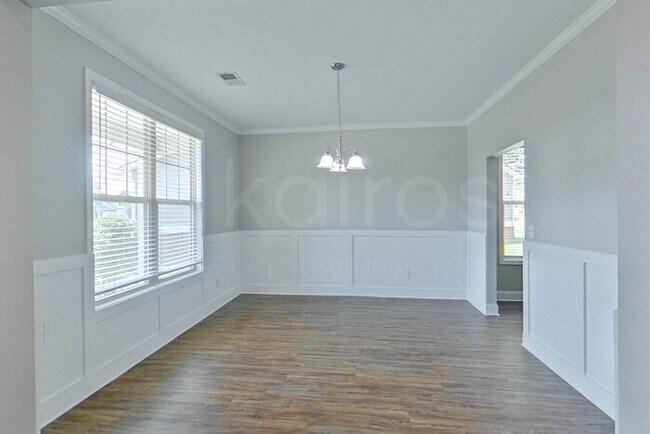 Photo - 215 Orchard Ln