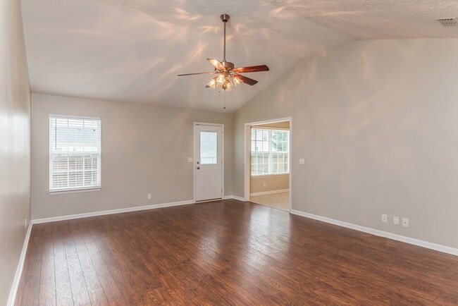 Photo - 3012 Wellington Pl