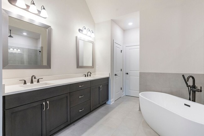 Photo - Downtown Alpharetta Luxury Townhome