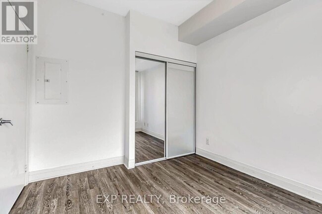 Photo - 17 Kenaston Gardens Unit 401