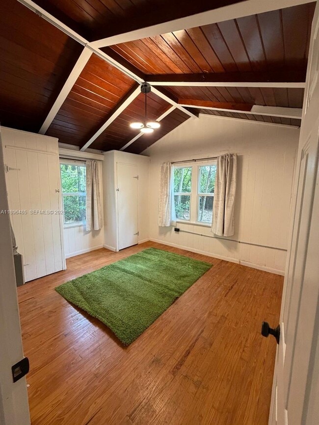 Photo - 491 NE 163rd St