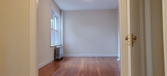 Photo - No brokers Fee, No Security Deposit, Eleva...