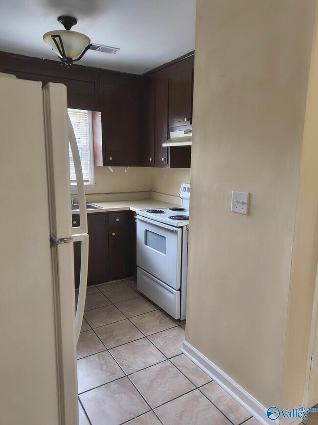 Photo - 6206 Friar Tuck Dr NW Unit B