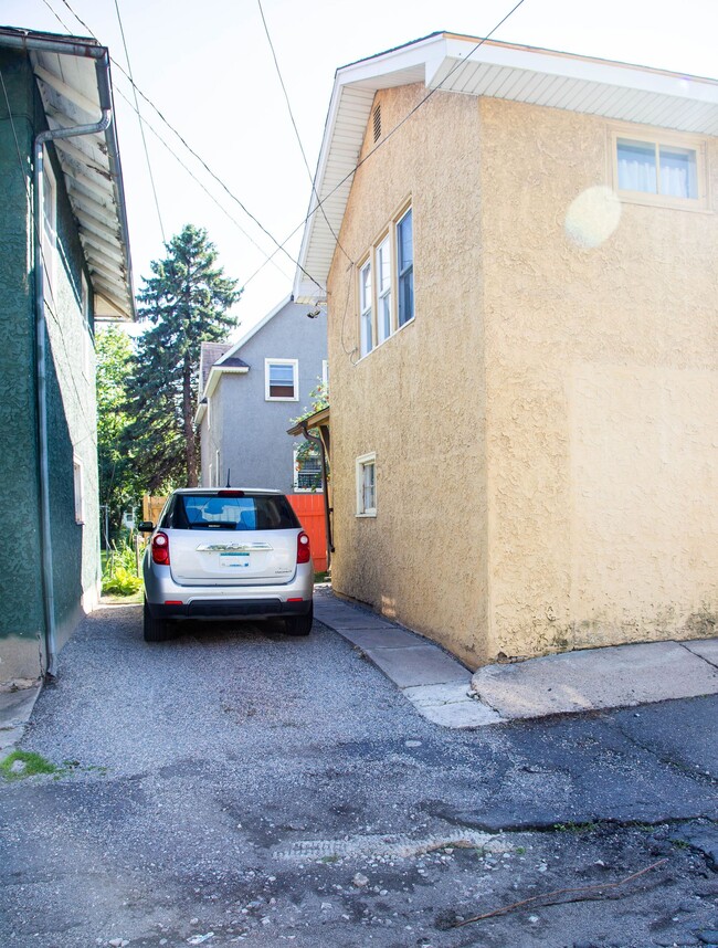 Photo - 407 9th St S House