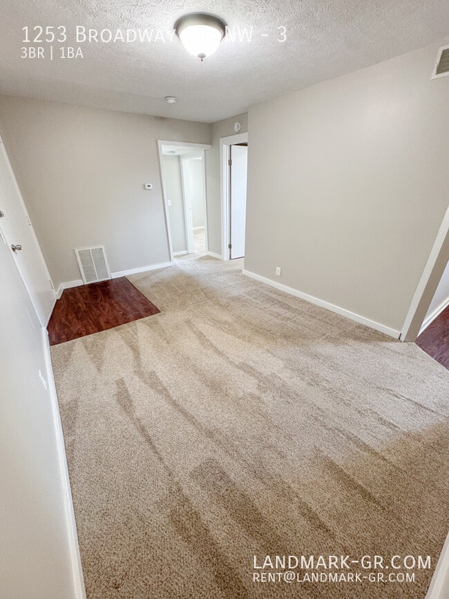 1253 Broadway Ave NW Unit 3