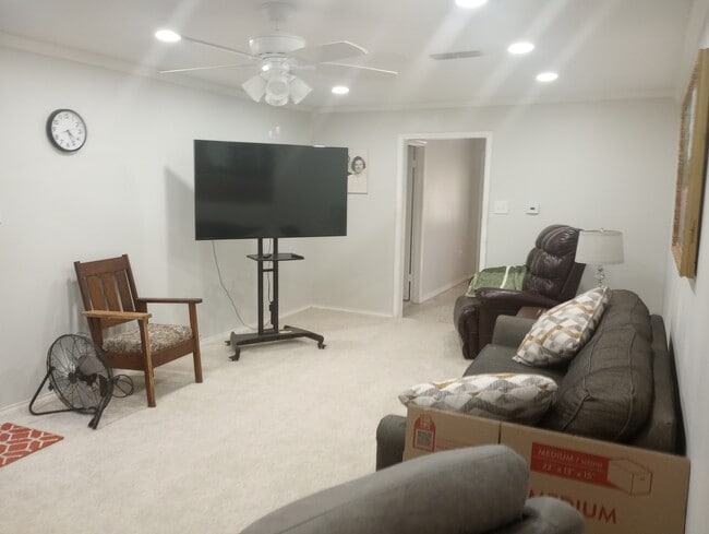 Photo - 1416 Hillside Dr