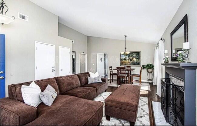 Photo - 217 Foulkstone Way