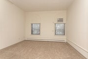1BR, 1BA - 570 - 1,210SF