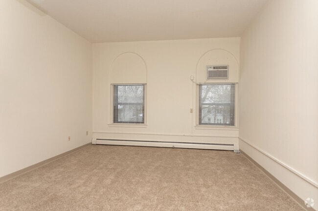 1BR, 1BA - 570 - 1,210SF