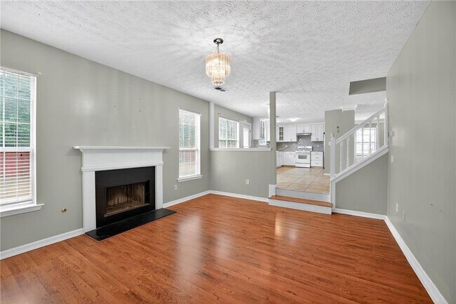 Photo - 245 Vaness Dr