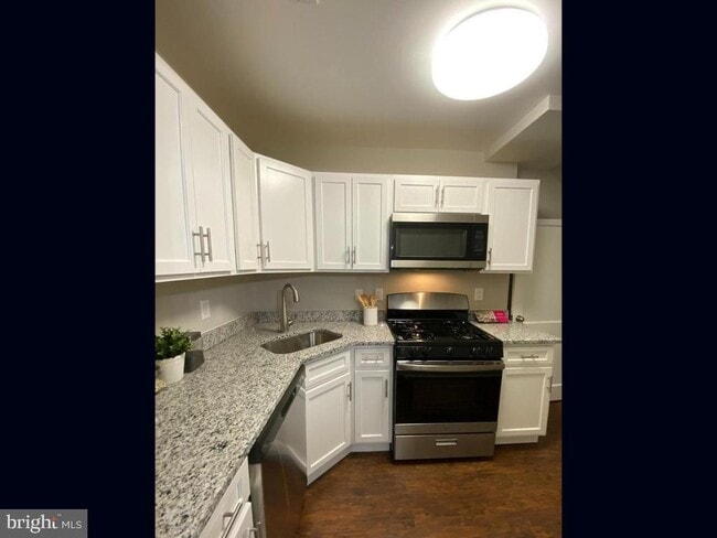 Photo - 1644 Rosedale St NE