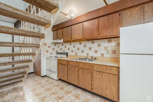 1BR, 1BA - 672SF - Kitchen