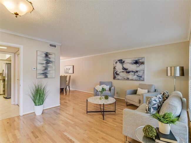 Photo - 6105 Bullard Dr