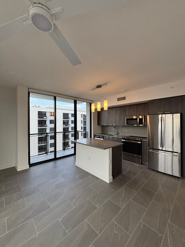 Photo - 133 NE 24th St Unidad B19