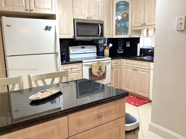 Photo - 8962 S Hollybrook Blvd Unidad 305