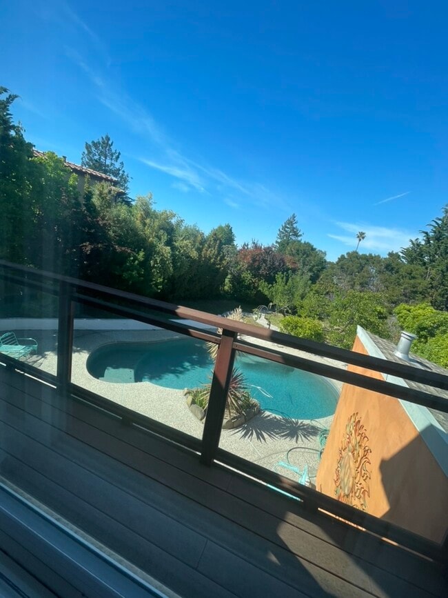 Photo - 510 Lakeview Way