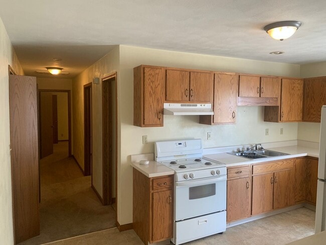 Photo - 610 E Madison St Unit B