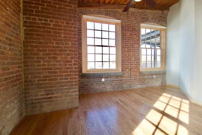 Photo - Midtown on 12th