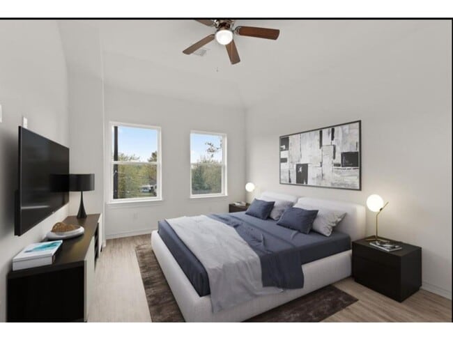 Photo - 3233 Real St